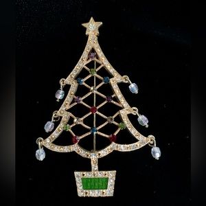 Avon Christmas Tree Collector Brooch
